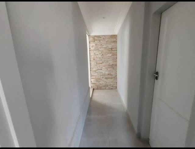 BUSINESS PROPERTY TO RENT IN LYTTELTON MANOR